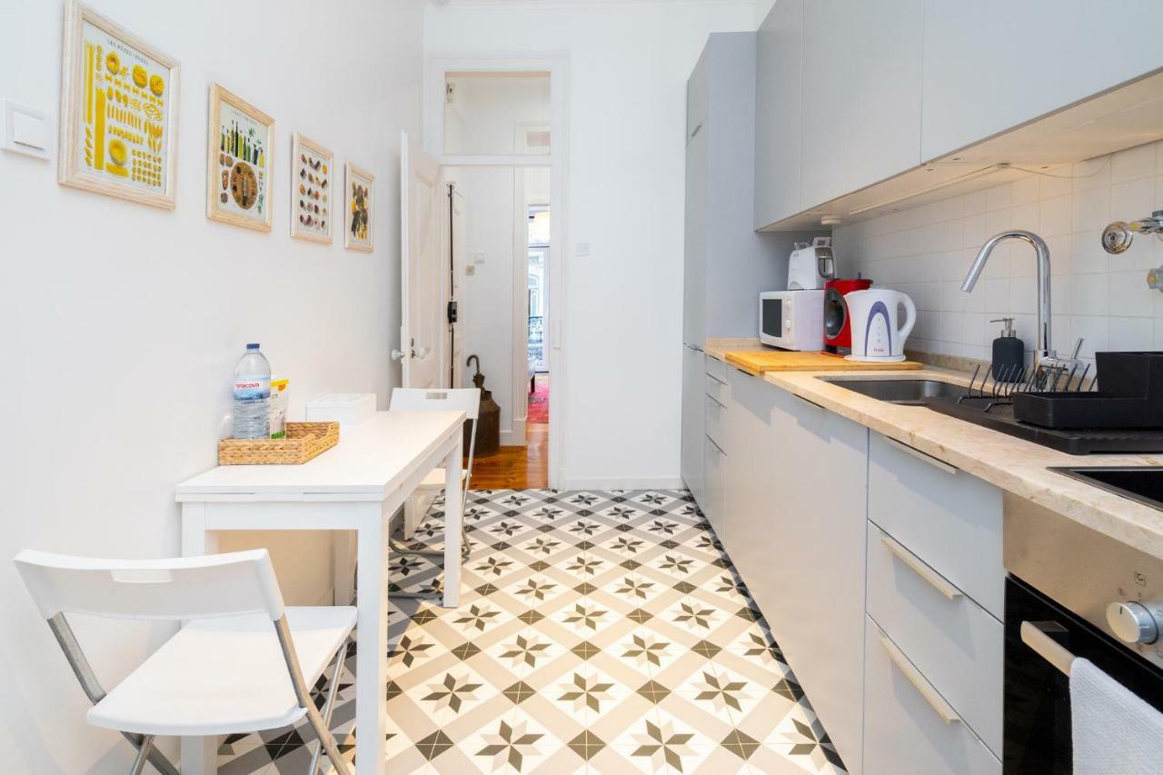 4 Bedroom Apartment On The City Center Lisbon Bagian luar foto